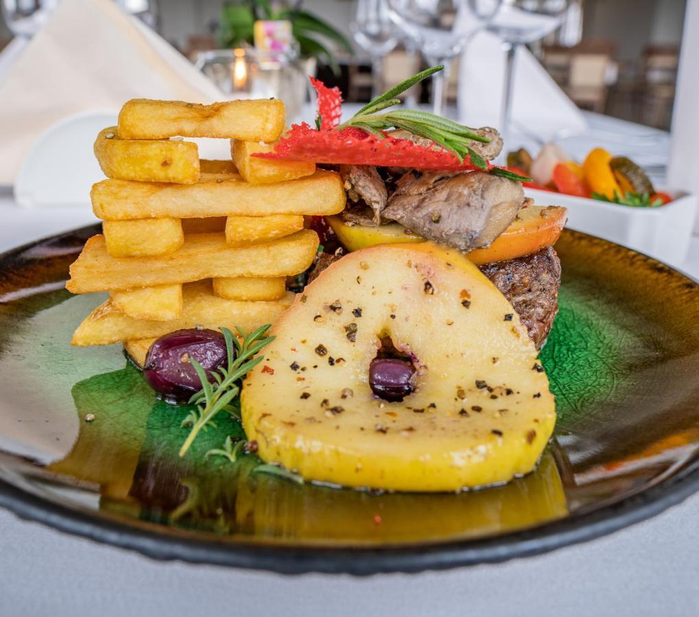 Boutique Odyseja & Spa Цехоцинек Екстериор снимка A plate of food