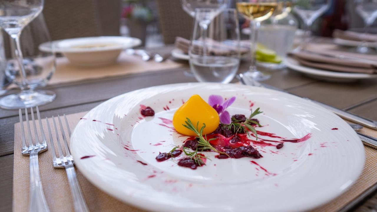 Boutique Odyseja & Spa Цехоцинек Екстериор снимка A plate of food