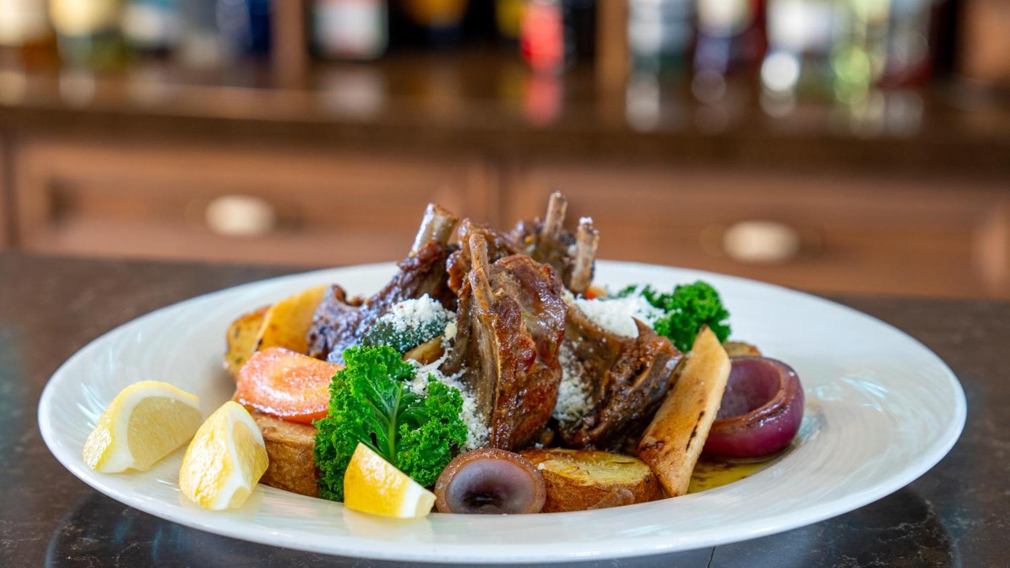 Boutique Odyseja & Spa Цехоцинек Екстериор снимка A plate of grilled lamb chops