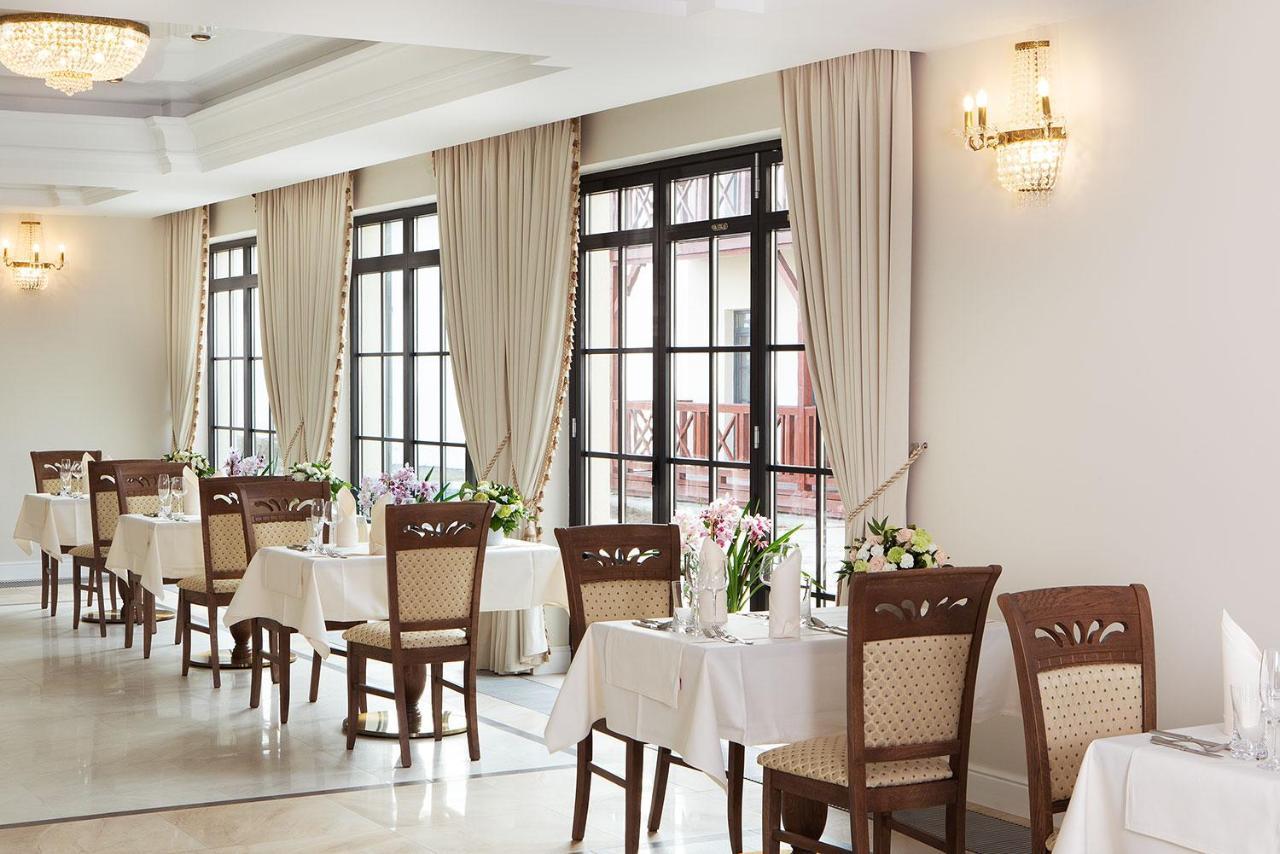Boutique Odyseja & Spa Цехоцинек Екстериор снимка Restaurant