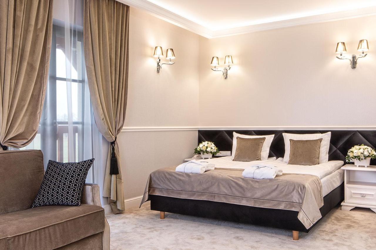 Boutique Odyseja & Spa Цехоцинек Екстериор снимка A bedroom at the hotel